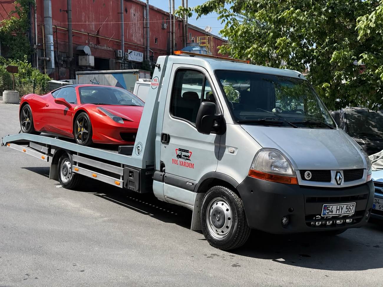 ASF Oto Çekici ile taşınan spor otomobil, İstanbul